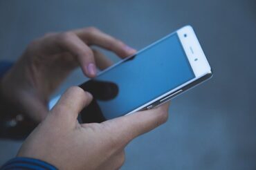 Dyżury telefoniczne dla osób zainteresowanych problemem choroby Alzheimera i innymi chorobami otępiennymi